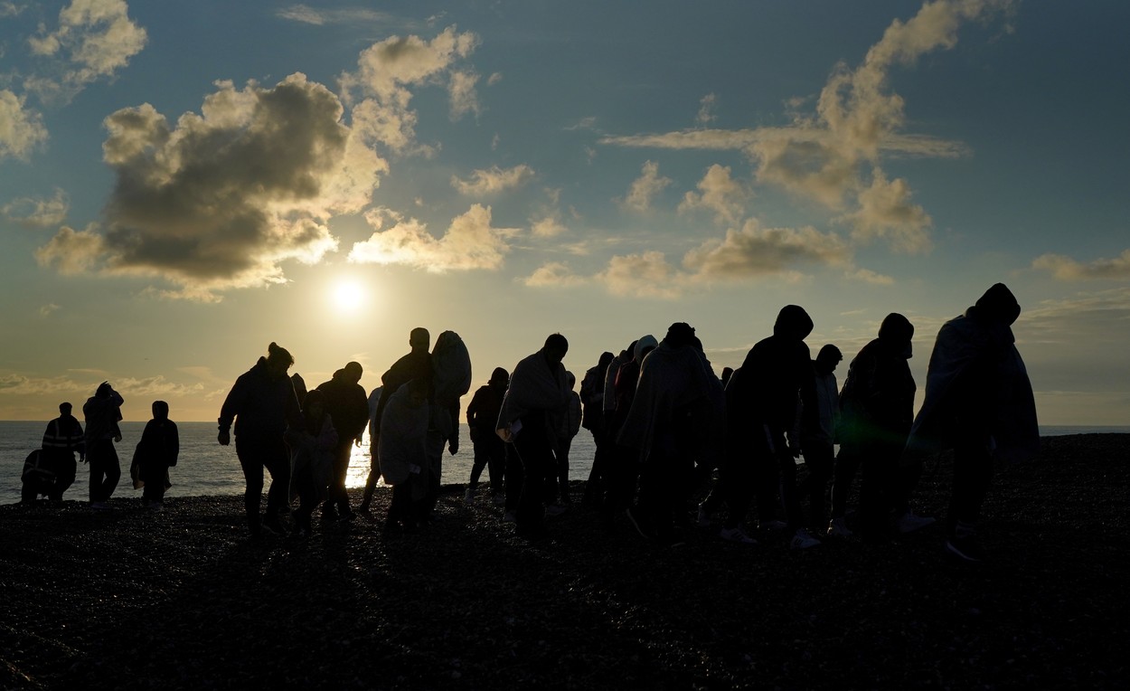O viață valorează 17.000 de dolari, iar moartea se asumă printr-o semnătură. Mărturia cutremurătoare a unui traficant de migranți