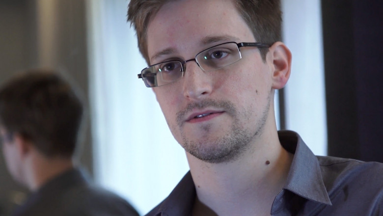 Putin i-a acordat cetăţenia rusă lui Snowden, fostul angajat al CIA care a dezvăluit secrete ale NSA