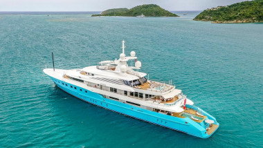 charter-axioma-yacht
