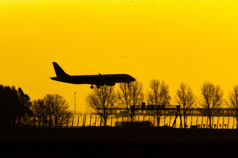 Avion umbră