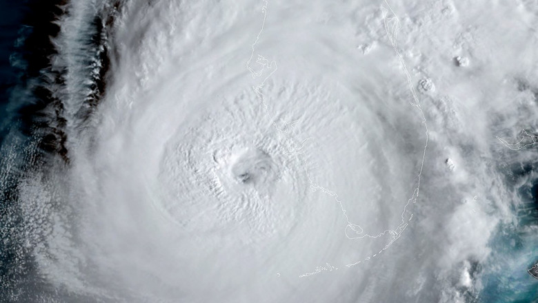 Uraganul Ian văzut din satelit.