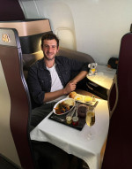 MAN TRAVELS 4 MILLION MILES TO DINE IN DIFFERENT AIRPLANES