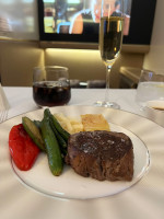 MAN TRAVELS 4 MILLION MILES TO DINE IN DIFFERENT AIRPLANES