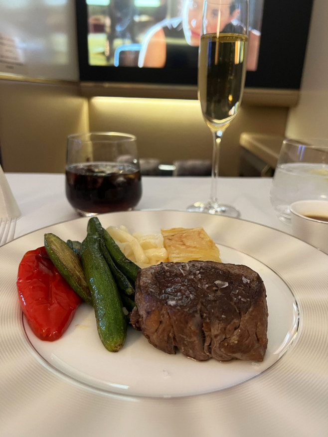 MAN TRAVELS 4 MILLION MILES TO DINE IN DIFFERENT AIRPLANES