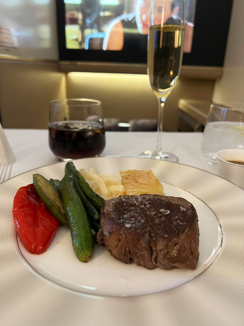 MAN TRAVELS 4 MILLION MILES TO DINE IN DIFFERENT AIRPLANES