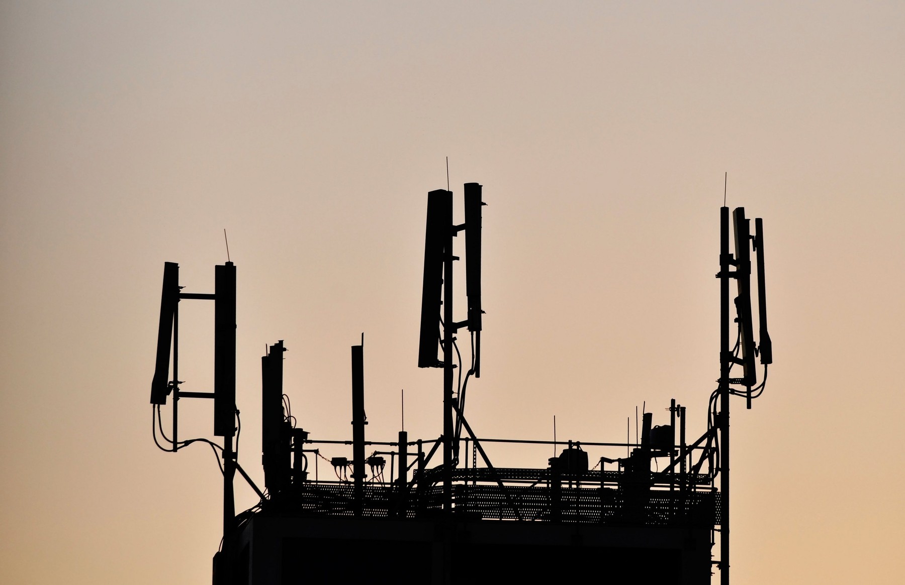 Europa se pregătește pentru posibile întreruperi ale rețelelor de telefonie mobilă la iarnă, din cauza crizei energetice