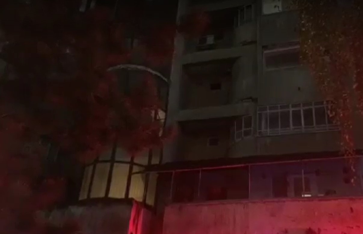 Explozie într-un bloc din Cluj-Napoca. Patru oameni au fost răniți, printre care și un copil