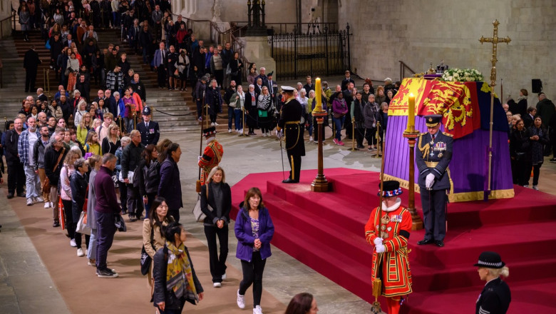 Tribute to Queen Elizabeth II in Westminster