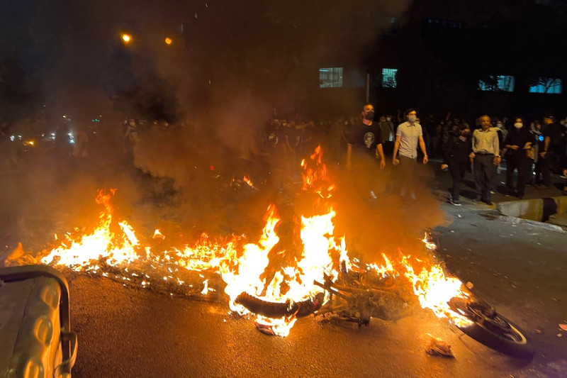 Proteste organizate la Teheran după moartea Mahsei Amini