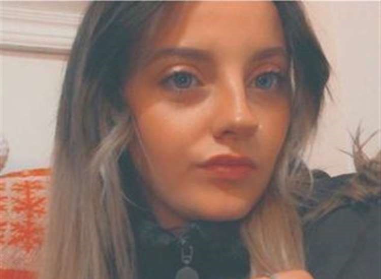 Un bărbat și-a omorât fiica trecând cu mașina de 2 ori peste ea, apoi a spus că a fost un accident