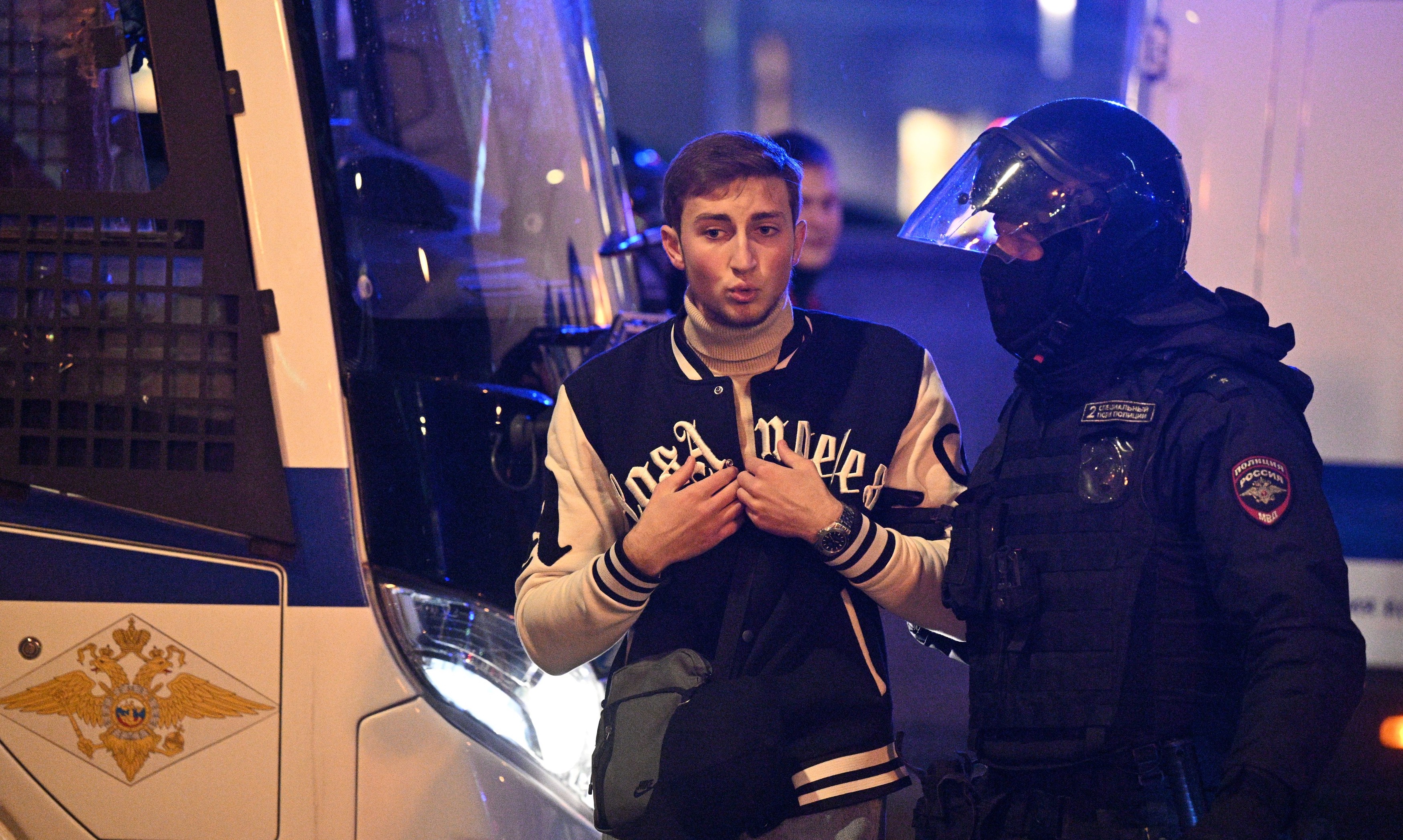 Rușii arestați la protestele anti-mobilizare din Moscova au primit ordin de încorporare direct în secția de poliție (Moscow Times)