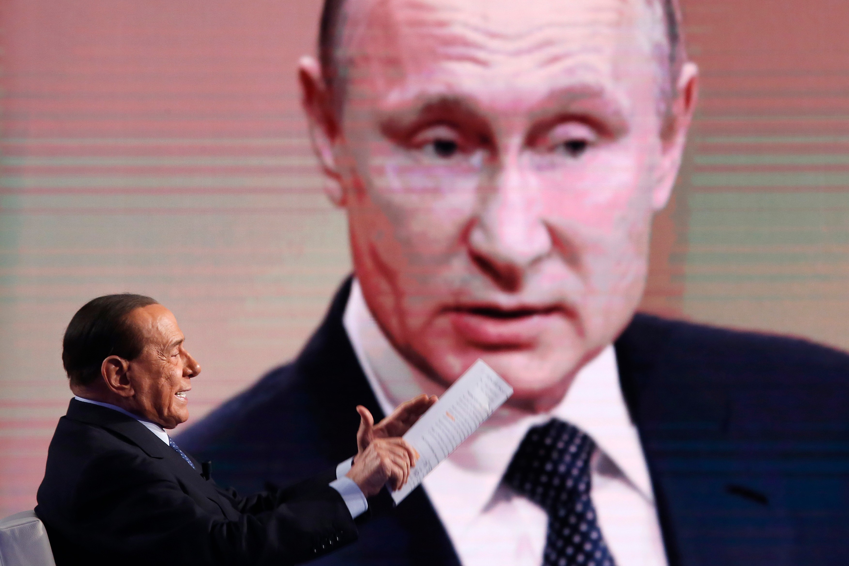 Silvio Berlusconi: Putin a fost „împins” de separatişti, de presă şi de poporul rus să declanşeze războiul din Ucraina