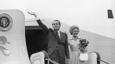 Richard Nixon și soția se pregătesc să plece din Uniunea Sovietică