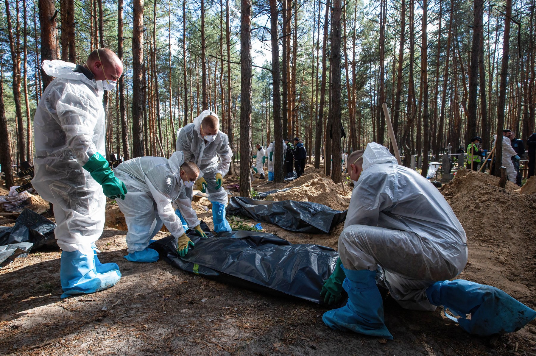 FBI colaborează cu companii americane pentru a aduna dovezi despre crimele de război din Ucraina