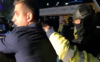 George Simion susține că nu știa că are permisul suspendat, după scandalul cu poliția din Piața Victoriei