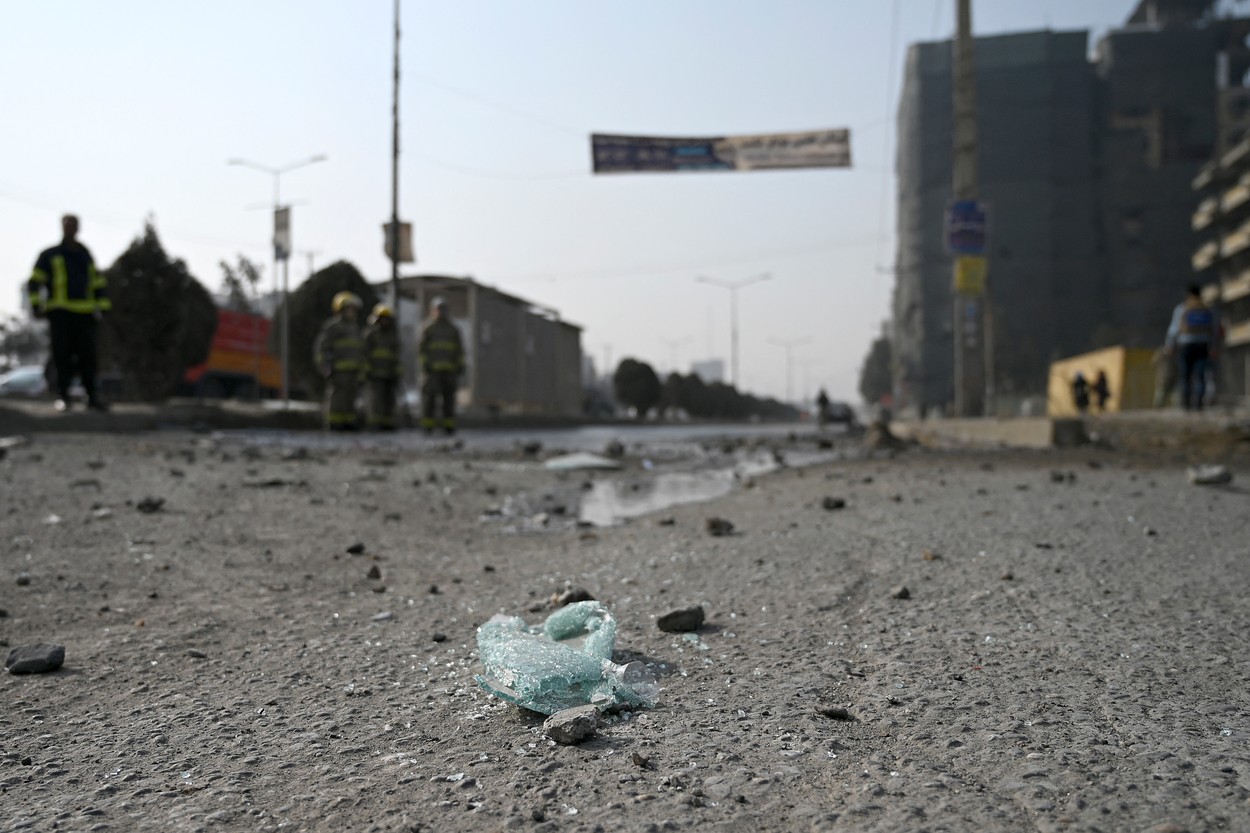 19 morţi într-un atentat sinucigaş la o școală din Kabul. Tinerii se pregăteau de examen când un kamikaze s-a aruncat în aer