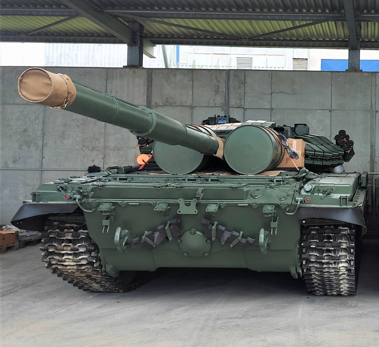 Un „cadou potrivit” pentru ziua lui Putin: Cehii au făcut chetă și au cumpărat un tanc pentru armata ucraineană