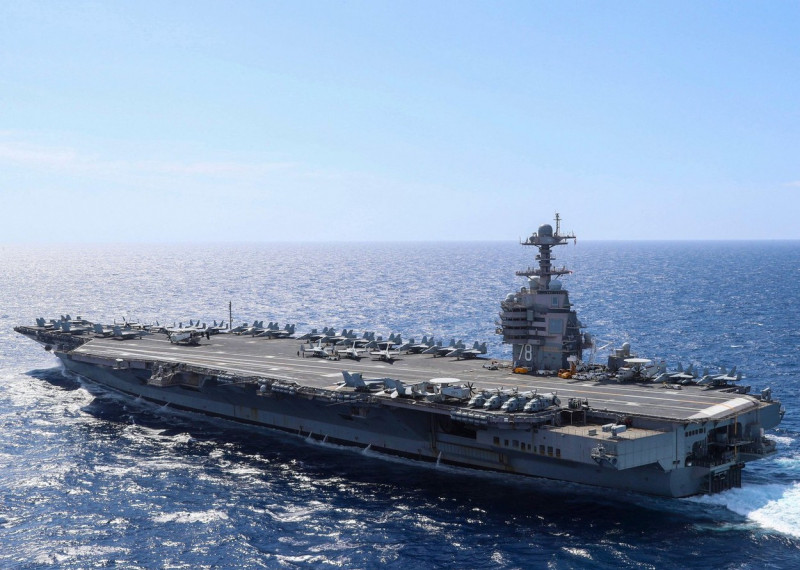 USS Ford, United States. 16 April, 2022. The U.S. Navy USS Gerald R. Ford, lead ship in the Ford Class Aircraft Carriers, underway with Carrier Air Wing 8, during carrier qualifications, April 16, 2022 in the Atlantic Ocean. Credit: MC2 Riley McDowell/Pl