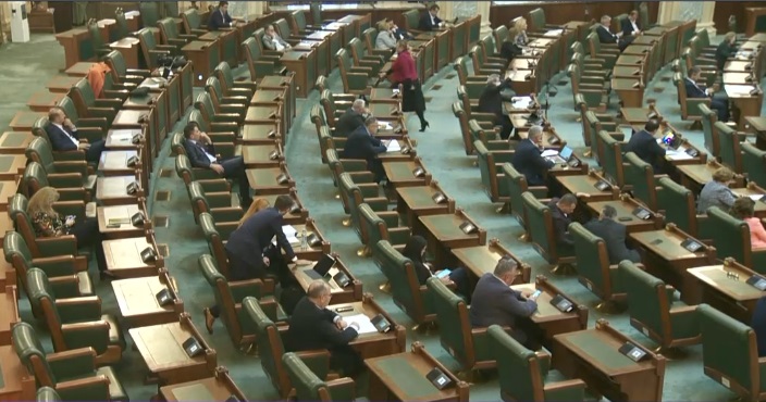 "Patul lui Procust" și aderarea României la NATO îi bagă în ceață pe unii senatori