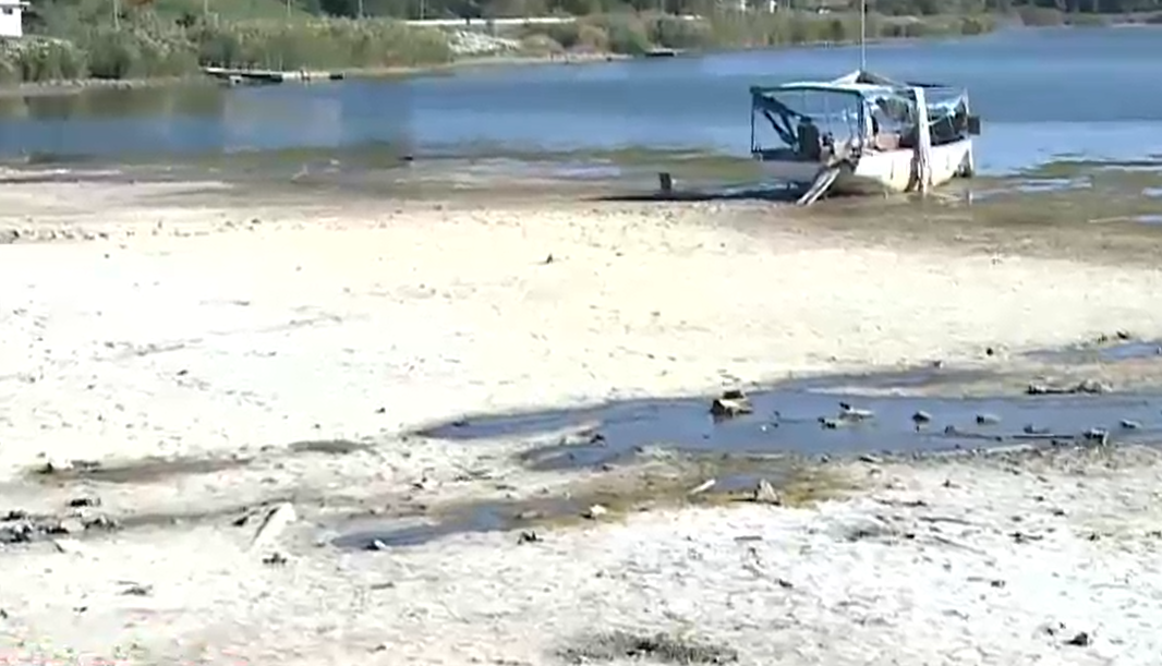 Lacul Techirghiol a secat pe mai multe porțiuni