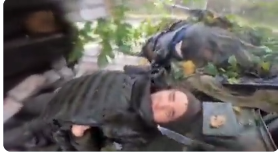 Dialog ireal între un militar rus rănit și un soldat ucrainean: „Ascultă, te rog, omoară-mă!”. „Dobitocule, ai terminat-o cu viața”