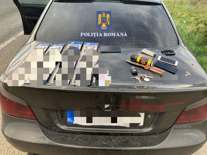 Urmărit internaţional pentru trafic de migranţi, prins de poliţiştii din Caransebeş