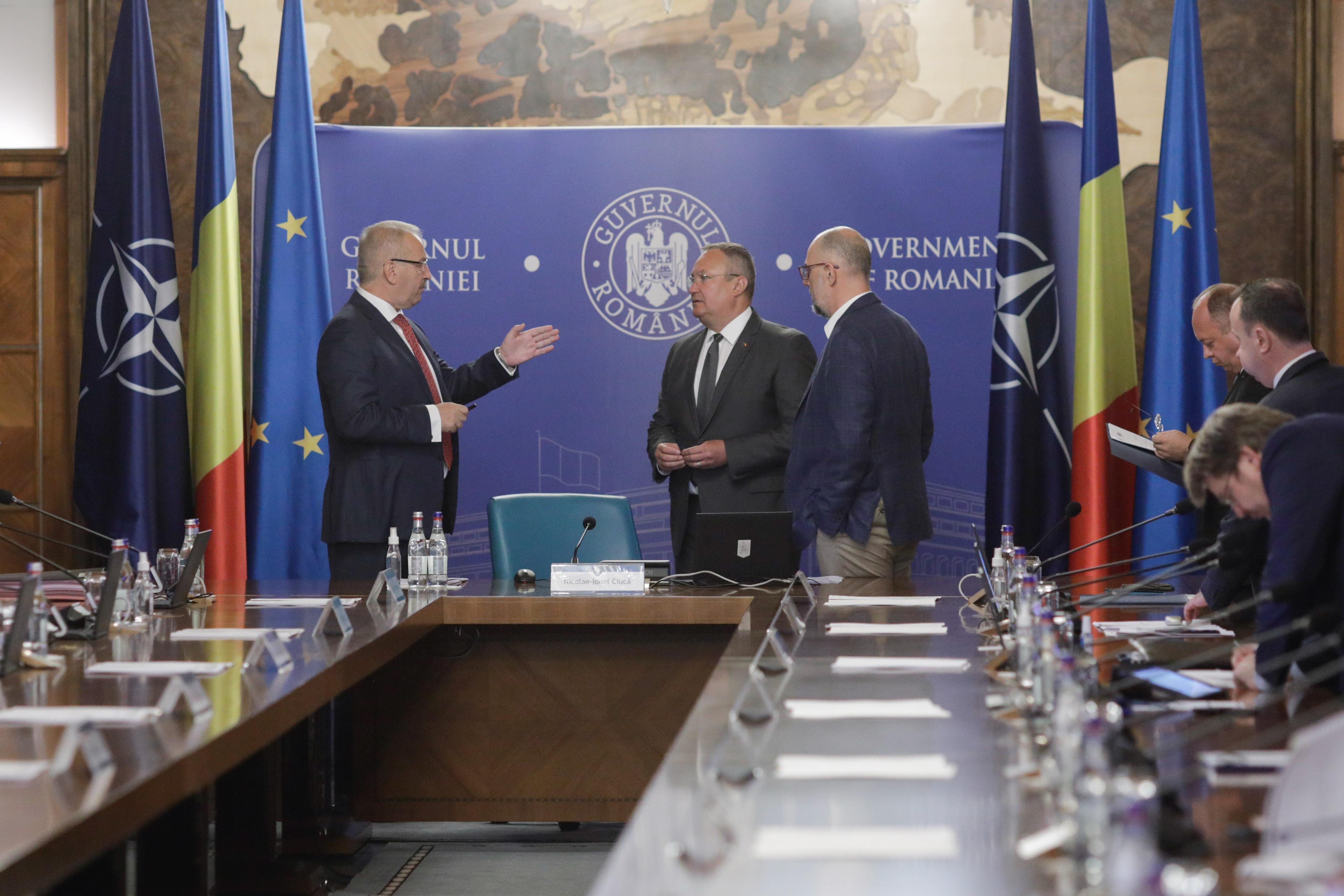 UPDATE: Ce i-a spus Ciucă lui Dîncu. Premierul nu i-a cerut demisia