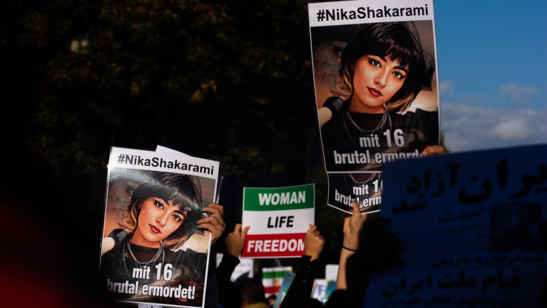 Nika Shakarami a fost bătută până la moarte de forțele iraniene, acuză mama fetei de 16 ani