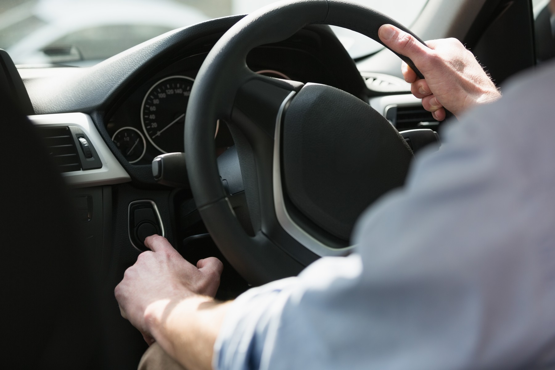 Schimbări în obținerea permisului de conducere. UE vrea reguli speciale pentru șoferii vârstnici