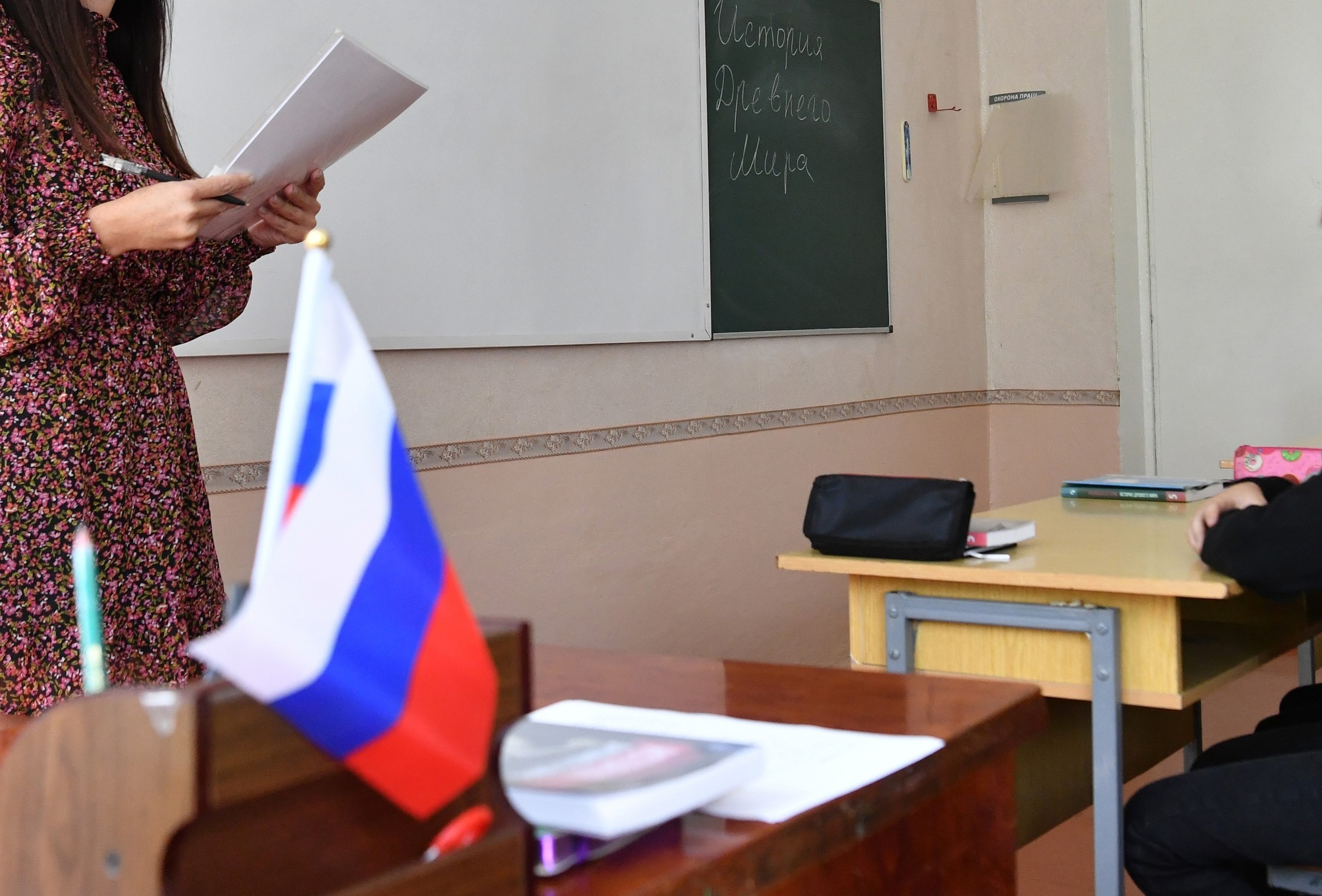 „De ce-ți bați capul? Ne-au ocupat pentru totdeauna". Torturați să predea rusă, profesorii ucraineni povestesc coșmarul reeducării