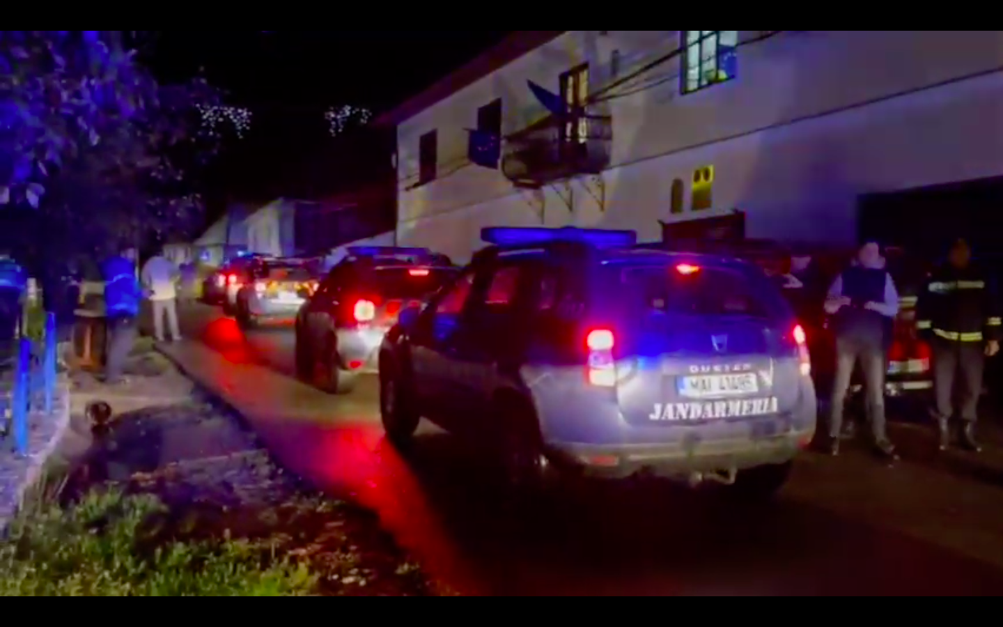 Situație de criză la Roșia Montană. Sute de oameni au fost evacuați după o avarie la Barajul Lacului Tăul Mare