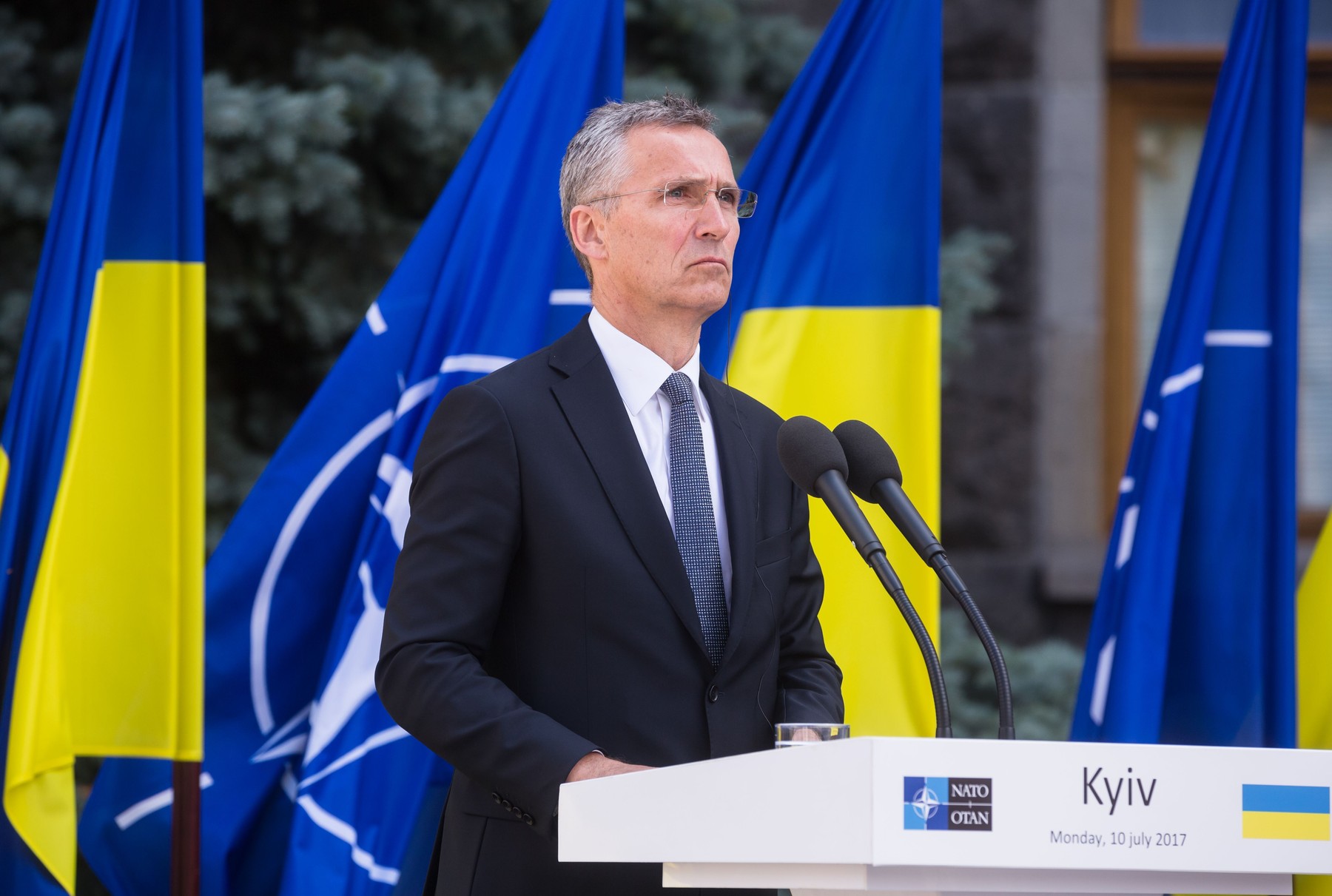 Șeful NATO spune că ucrainenii pot respinge armata lui Putin. Care e cel mai bun mod de a contracara anexarea făcută de Rusia