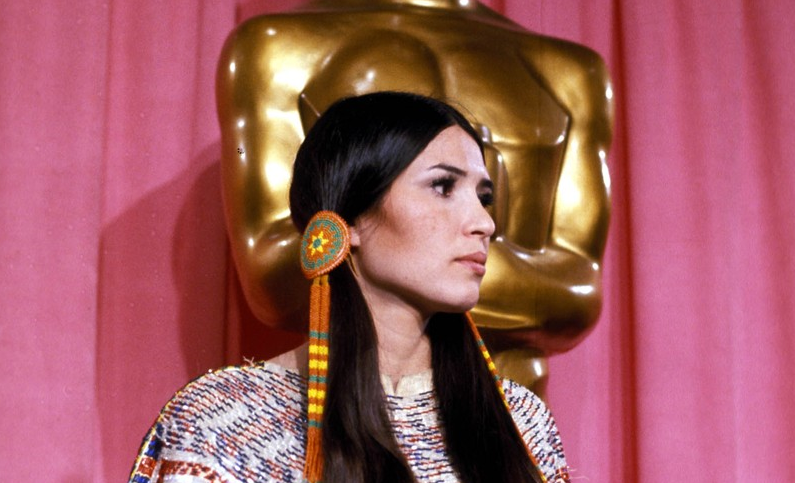 Actriţa amerindiană trimisă pe scenă să refuze Oscarul primit de Marlon Brando pentru rolul din "Nașul" a murit