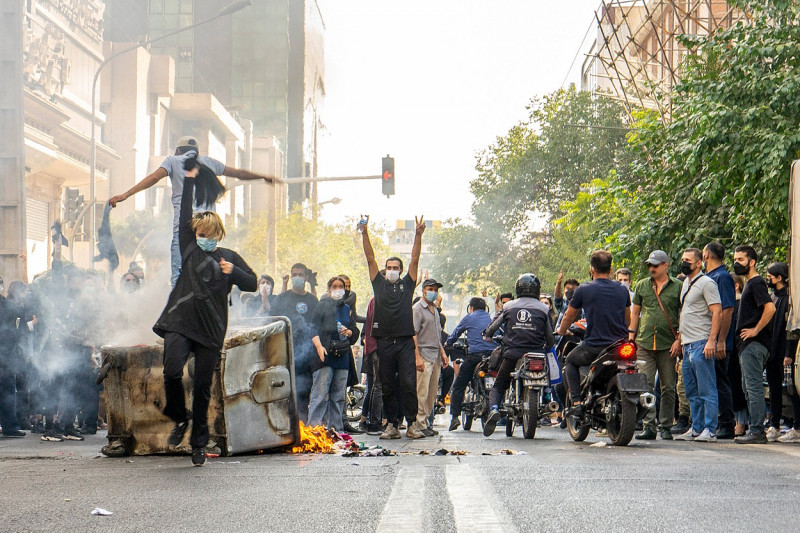 Iran : Protesters in the streets of Tehran, Iran on 01 October.
