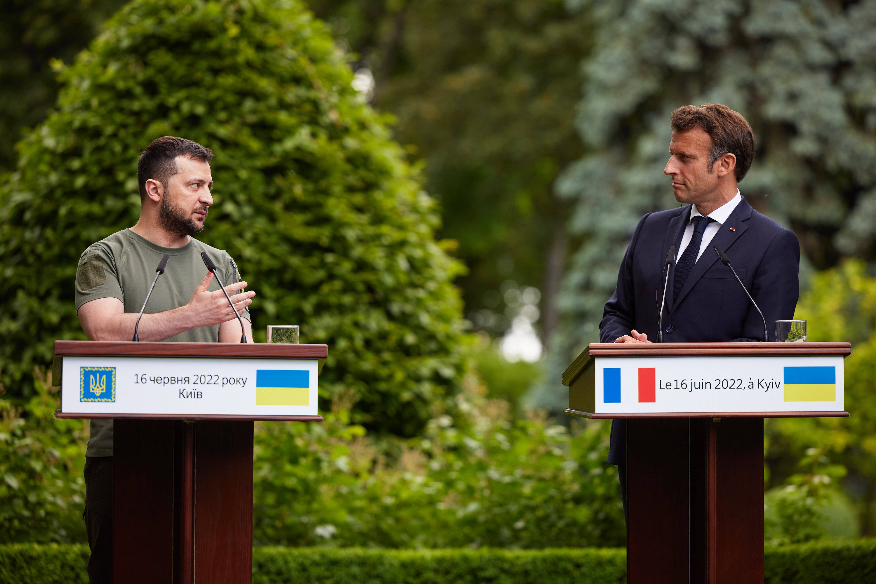 De ce Macron nu livrează mai multe arme Ucrainei? „Franța riscă să devină irelevantă”