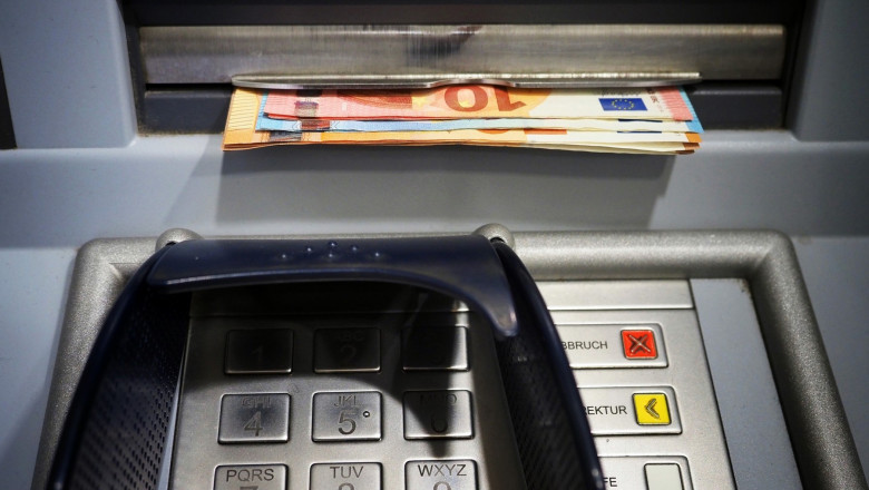 bancnote euro ies din bancomat