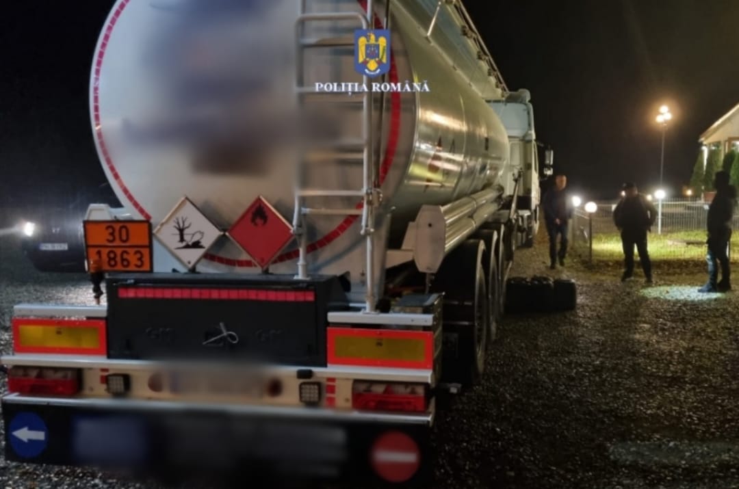 Şofer de TIR prins furând kerosen direct din cisternă. Flagrantul a dus la o captură mai mare