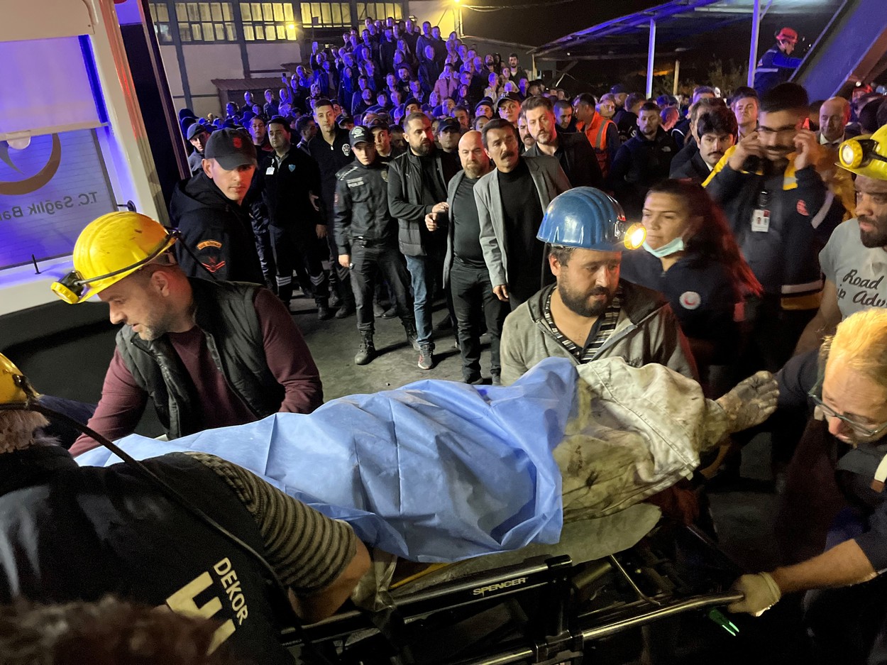 Bilanțul tragediei din Turcia crește dramatic. 40 de morți în explozia din mină, salvatorii caută cu disperare supraviețuitori