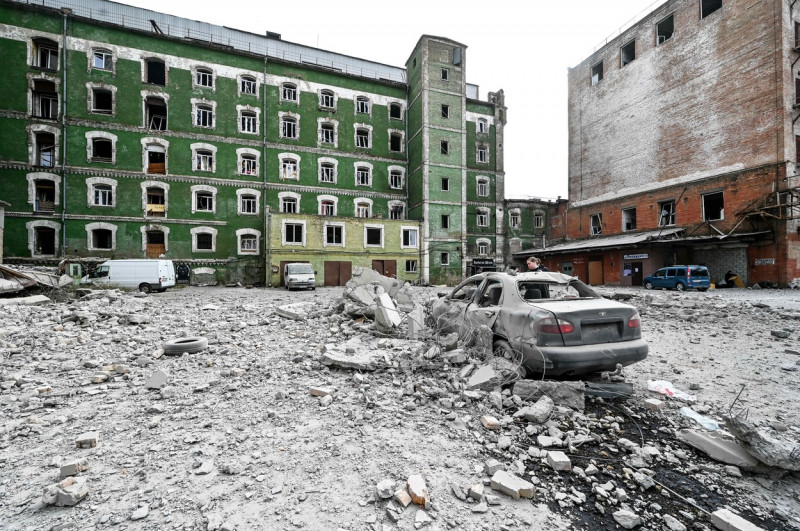 Russian Attack Hits Residential Buildings - Zaporizhzhia