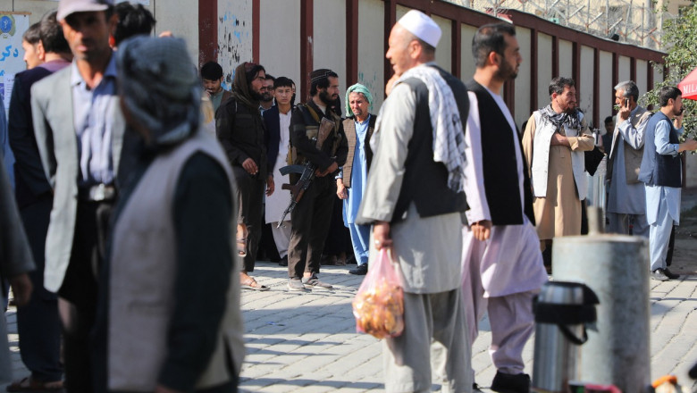 afgani pe strada