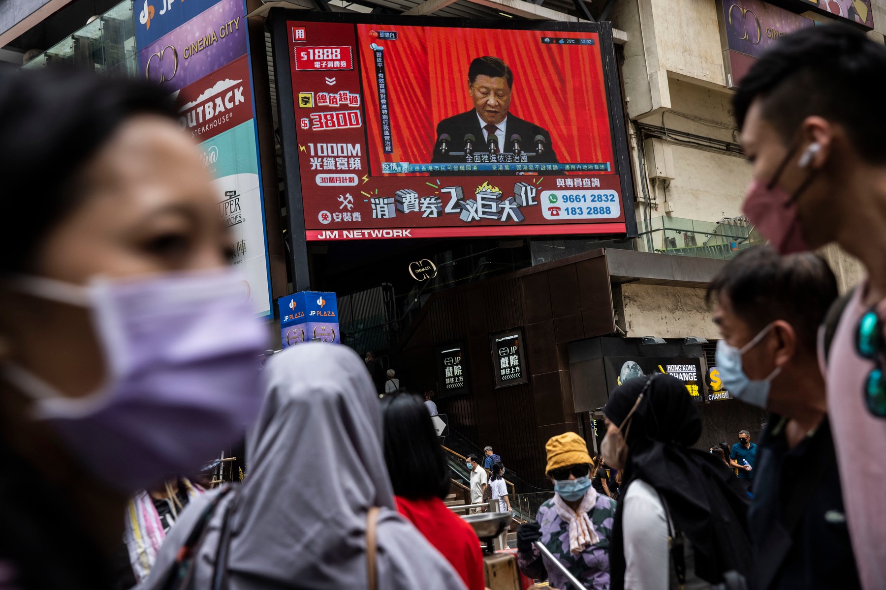 Hong Kong reduce drastic numărul de consilieri locali aleşi direct. „Elementele democratice nu sunt scopul unei guvernări locale”