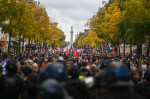 Zeci de mii de oameni protestează la Paris față de creșterea prețurilor