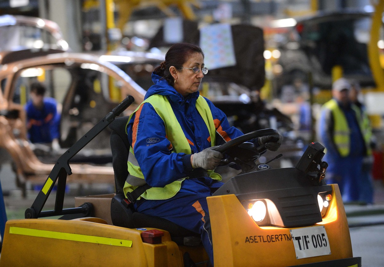 Angajații Ford Craiova, din nou în șomaj tehnic din cauza crizei semiconductorilor