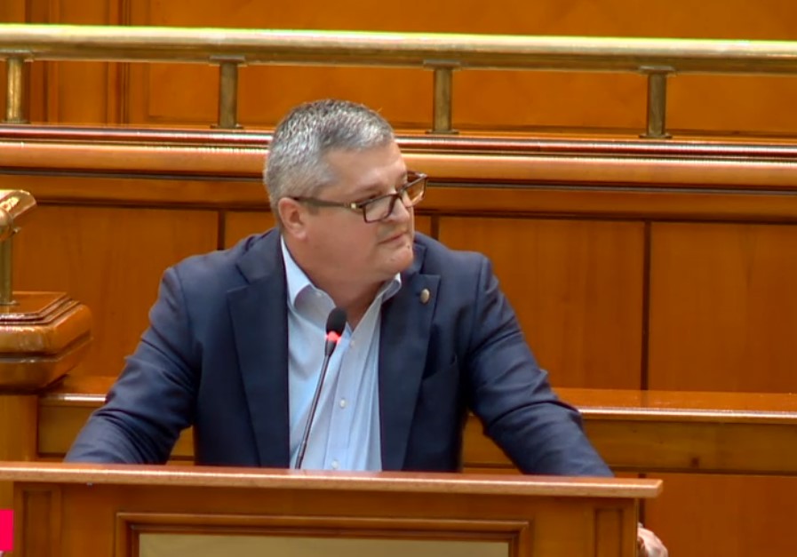 Scandal și jigniri la moțiunea USR: „Nu mai e bună aia de handicapat, Stelică?”/ „Rușine mi-ar fi fost dacă aș fi fost lichea ordinară”
