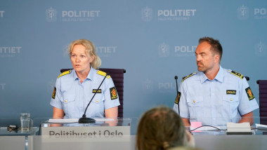 politisti norvegieni la conferinta de presa