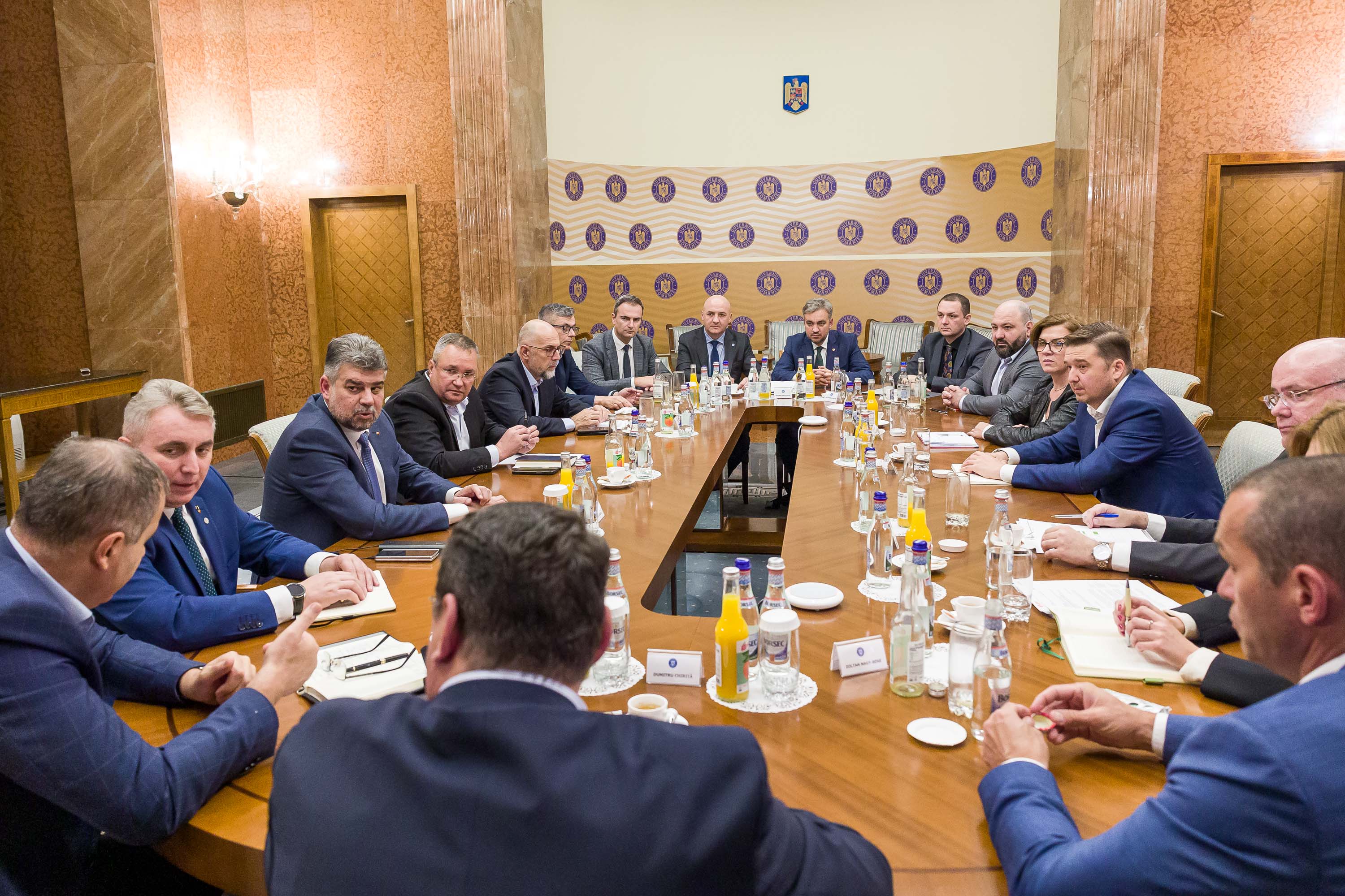 Ciucă și liderii Coaliției, față în față cu operatorii din energie. Se caută soluții pentru prețuri cât mai accesibile