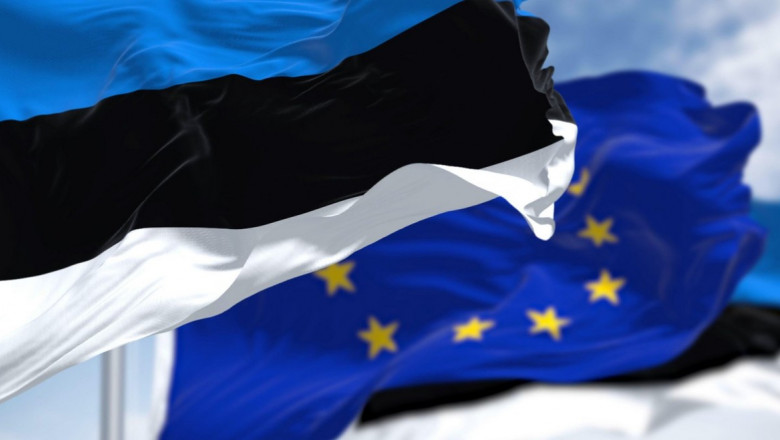 Steagurile Estoniei și ale Uniunii Europene
