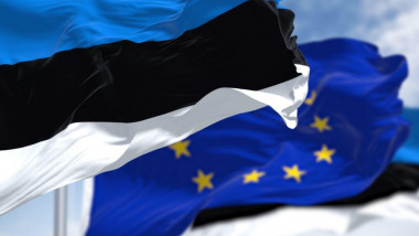 Steagurile Estoniei și ale Uniunii Europene