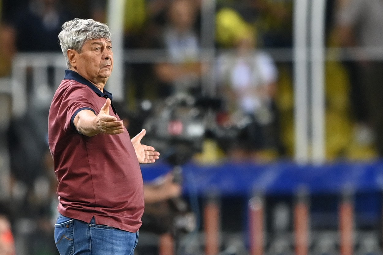 Fotbal în vreme de război. Mircea Lucescu povestește ce s-a întâmplat când sirenele antiaeriene au început să sune în timpul meciului
