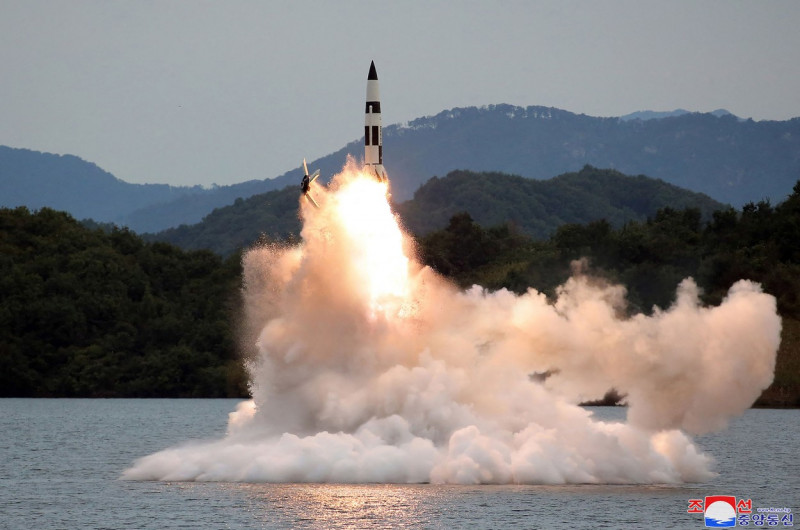 coreea-nord-rachete-kim-jong-un-profimedia6